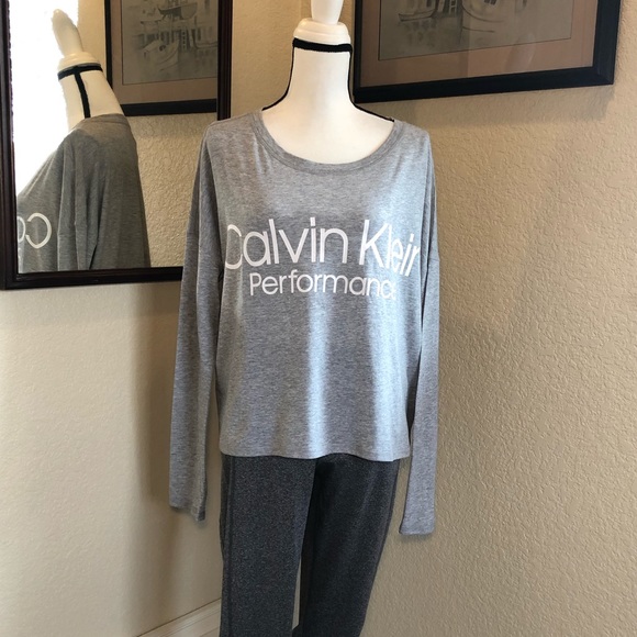 Calvin Klein Long Sleeve Performance Tee - Picture 4 of 11